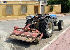 Tractor en Cabezo La Plata