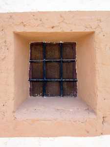 Detalle de ventana de una casa rural en Los Jernimos