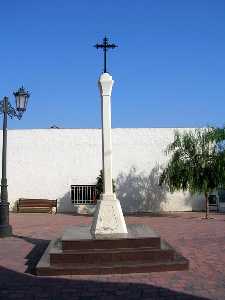 Cruz en Plaza de la Iglesia