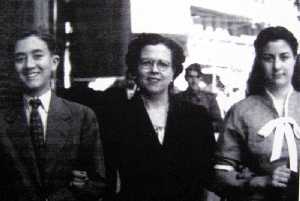 Con su madre, Remedios y su hermana Armina en Ginebra 