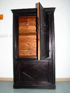 Arca madera del Archivo Municipal de Alhama