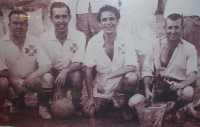 Paco Rabal (tercero por la izquierda) en un partido disputado en guilas en 1952