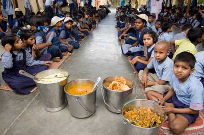 Comedor de un colegio de la Fundación Dharma. Comedor de un colegio de la Fundación Dharma.