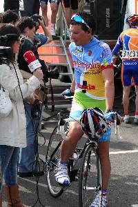 Manuel Vzquez entrevistado en la salida de la primera etapa de la Vuelta Ciclista a Murcia 2008
