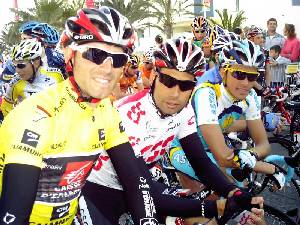 Valverde, Cuesta y Contador, en la salida de la quinta etapa en la Vuelta a Murcia