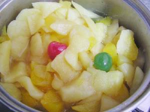 Manzana cocida y guindas [Tartaletas de frutas]