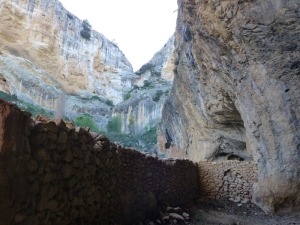 Las cavidades también son un recurso geológico, en este caso como aprisco de ganado