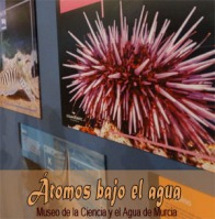 Átomos bajo el agua Átomos bajo el agua