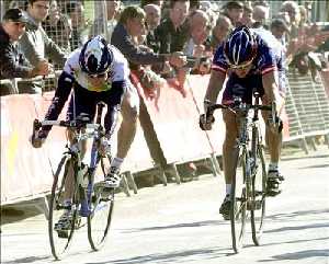 Max Van Heeswijk gana la 1 etapa en un apretado sprint