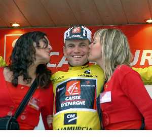 Jos Joaqun Rojas en el podio tras vencer en la primera etapa de la Vuelta Ciclista a Murcia 2007