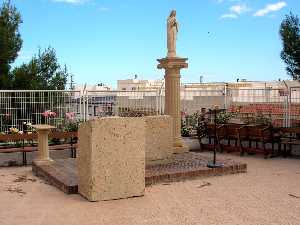 Altar en el patio de la iglesia