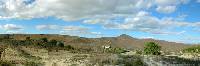 Foto 8: Panormica del volcn de Barqueros (Murcia), constituido por rocas ultrapotsicas de tipo verita. Es el afloramiento de rocas ultrapotsicas ms extenso de la regin