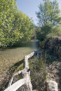 Parte del ciclo del agua tiene lugar en los ros