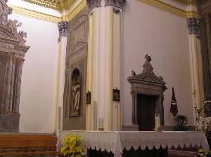 Crucero y puertas de la Sacrist�a 