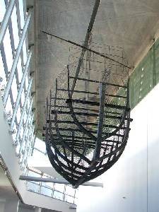 Museo ARQUA. Lucernario y estructura de embarcacin