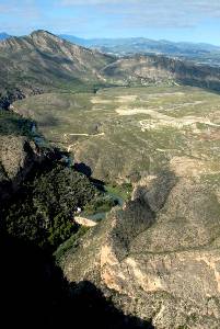 Presa de La Molata y Sierra de los Almadenes