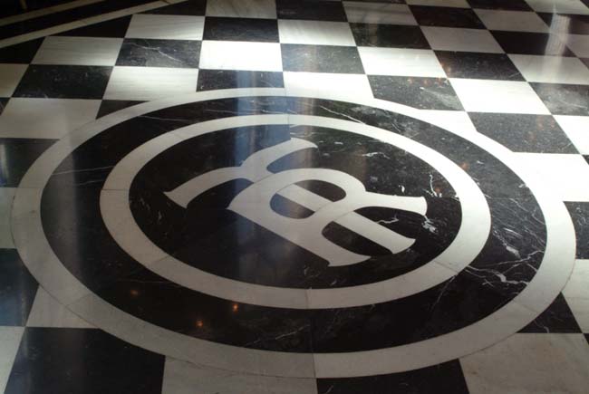 Logo en el interior del Teatro Romea