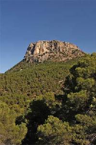 Sierra Espuña es visitada por gran cantidad de senderistas que disfrutan de sus paisajes
