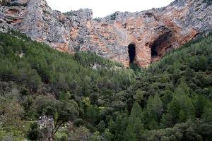 Como hormiguitas ferente a Cueva de Anguijones