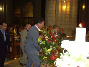 Visita y entrega de Flores a La Fuensanta 