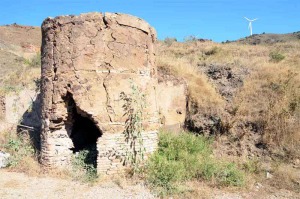 Horno situado en el inicio del Camino del 33 