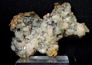 Cristales de cerusita. Ejemplar de la coleccin del rea de Geologa de la Universidad de Murcia