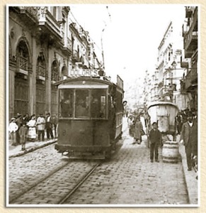 El tranva de Cartagena a su paso por Los Dolores