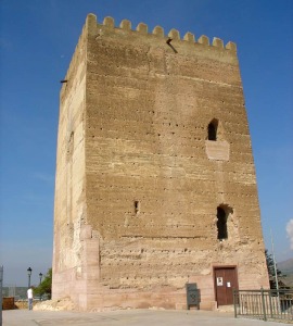 El patrimonio histrico y geolgico son inseparables en Aledo. La torre de la Calahorra se asienta sobre un bloque rocoso que formaron arrecifes coralinos desarrollados sobre el sustrato detrtico