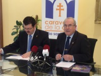 El alcalde de Caravaca, Domingo Aranda y el director de la Vuelta a la Regi�n, Paco Guzm�n, en un momento del acto de la firma del convenio