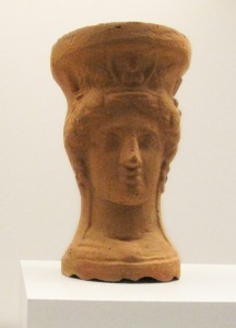 Terracota de cabeza femenina 