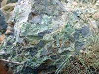 Mineralizaciones de calcedonia verde localizada en las rocas ultrapotsicas (lamproitas) del volcn de Zeneta (Murcia) 