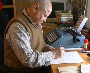 Francisco Snchez Bautista escribiendo