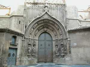 Puerta de los Apóstoles de la Catedral de Murcia