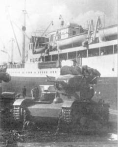 Tanque en el puerto de Cartagena durante la Guerra Civil 
