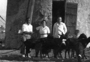 Carmen Conde con Miguel Hernndez y Antonio Oliver en Los Dolores de Cartagena [Carmen Conde]