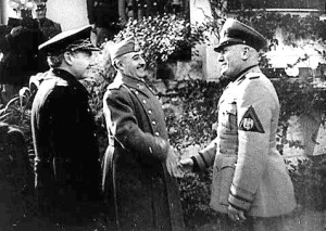 Serrano Suer, ministro de Exteriores (1 izqda.), en la entrevista de Bordiguera entre Franco y Mussolini