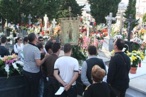 Auroros de Patio en el cementerio