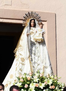 Virgen del Rosaio en la puerta de la ermita. Santa Gertrudis (Lorca)