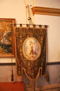 Estandarte de la Virgen del Carmen [nimas Blanca]