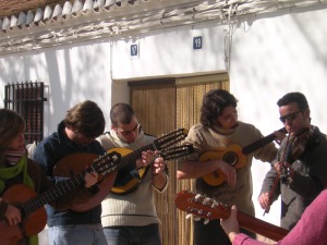 Tocando una malaguea la cuadrilla de Caada de la Cruz (Moratalla)