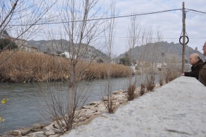 El Presidente mira al rio 
