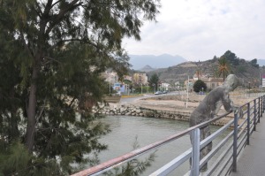 Hombre en el puente 