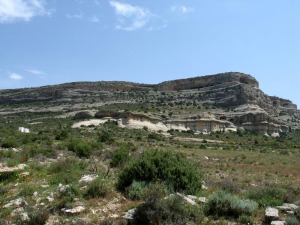 Detalle de la ladera oeste del Calar de las Cuevas de Zan, donde se observan las estratificaciones cruzadas de las barras conglomerticas depositadas por las diversas avenidas del abanico 