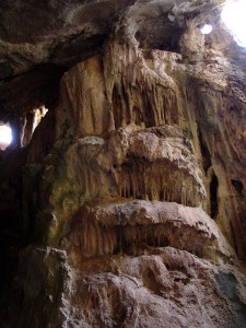 Detalle de una de las columnas de la cueva del Carrascal de Bajl [LIG ZAEN]