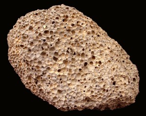 Basalto con estructura pumítica del Cabezo Negro de Tallante (Cartagena) [basalto]