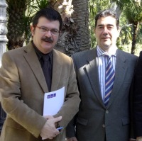 El director general de Balneario de Archena, Miguel Lloret, y el director de la Vuelta, Francisco Alfonso Guzmn, firmaron el acuerdo de patrocinio