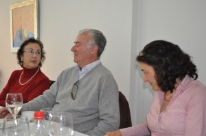  Diego piensa y M Rosa lo mira 