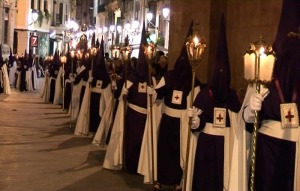 Procesi�n a su paso por la Plaza de Santo Domingo  