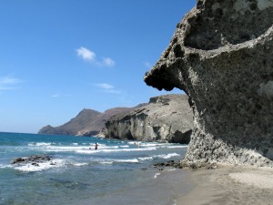 Los parques geolgicos son fuente de turismo y desarrollo rural. El magnfico complejo volcnico de Cabo de Gata tiene la etiqueta de geoparque de UNESCO [geoconservacin]