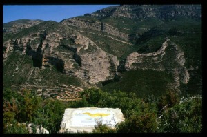 El parque geolgico de Chera (Valencia) es un magnfico ejemplo del aprovechamiento cultural del patrimonio geolgico. Se dise para atraer de nuevo el turismo de Naturaleza tras un gran incendio